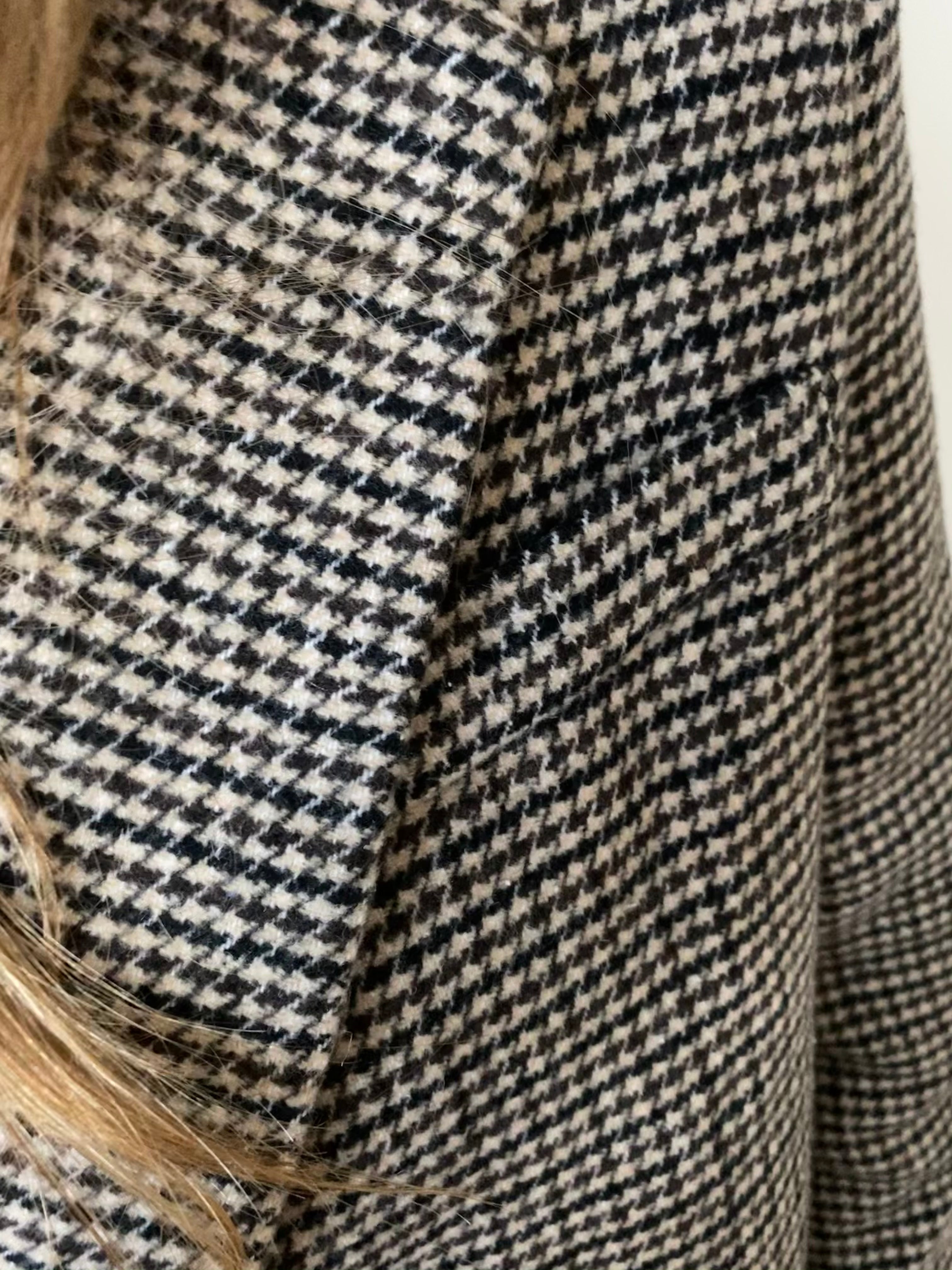 Yui Houndstooth Coat